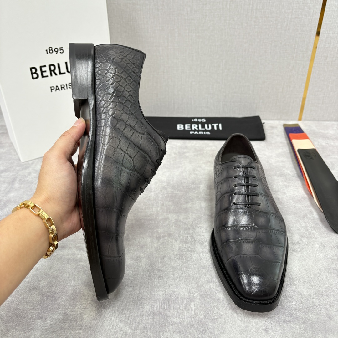 Berluti Men's Alligator Embossed Leather Dress Shoes - Hand-Dyed Italian Craftsmanship 6 cmp i1755596728476 1787 0 5