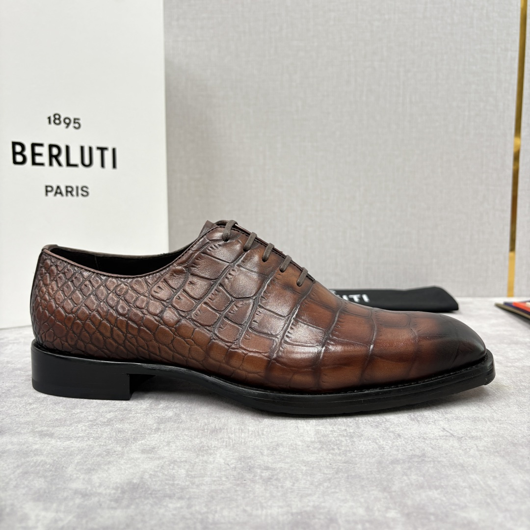 Berluti Men's Alligator Embossed Leather Dress Shoes Classic Handmade