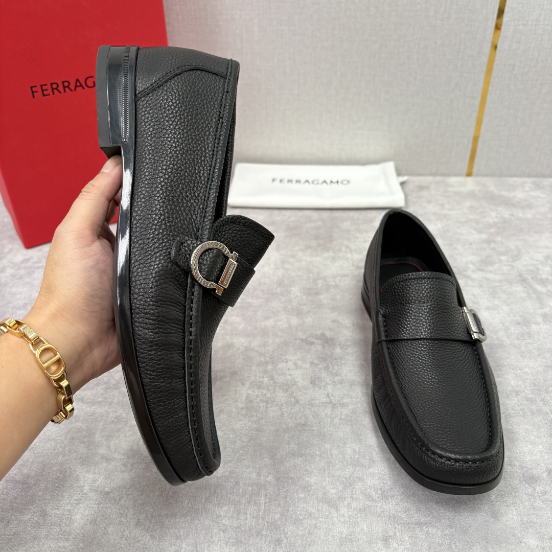Ferragamo Gancini Buckle Leather Loafers - Classic Style & Comfort 5 cmp i1755624164838 1794 0 3