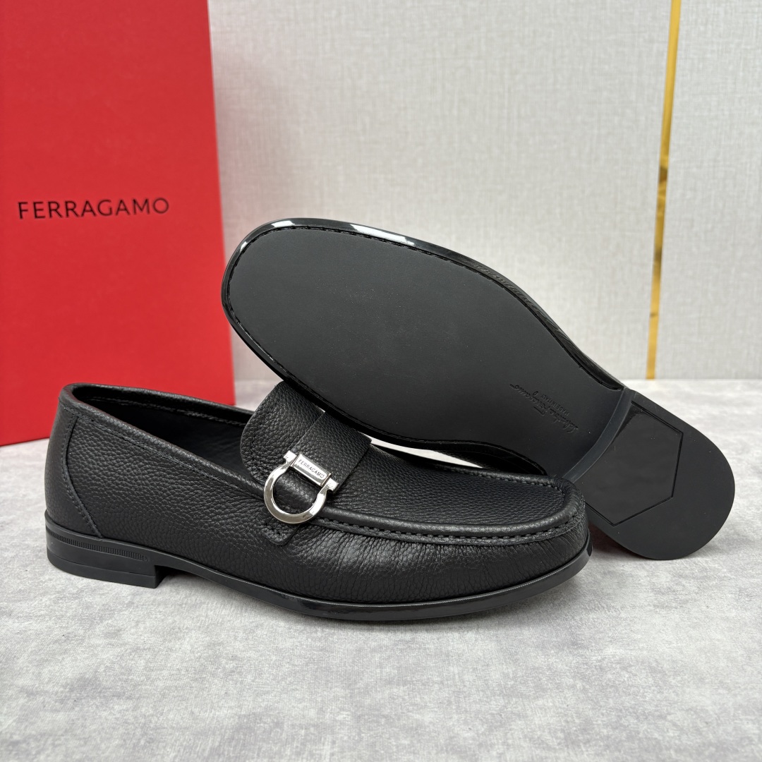 Ferragamo Gancini Buckle Leather Loafers - Classic Style & Comfort 10 cmp i1755624169971 7231 0 8