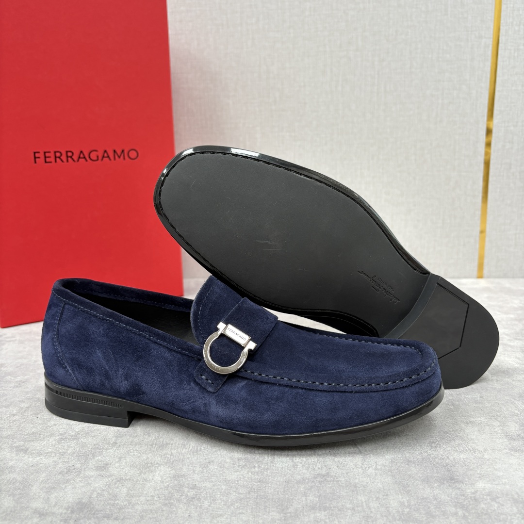 Salvatore Ferragamo Gancini Buckle Suede Loafers - Modern and Elegant Style 10 cmp i1755624397504 8282 0 8