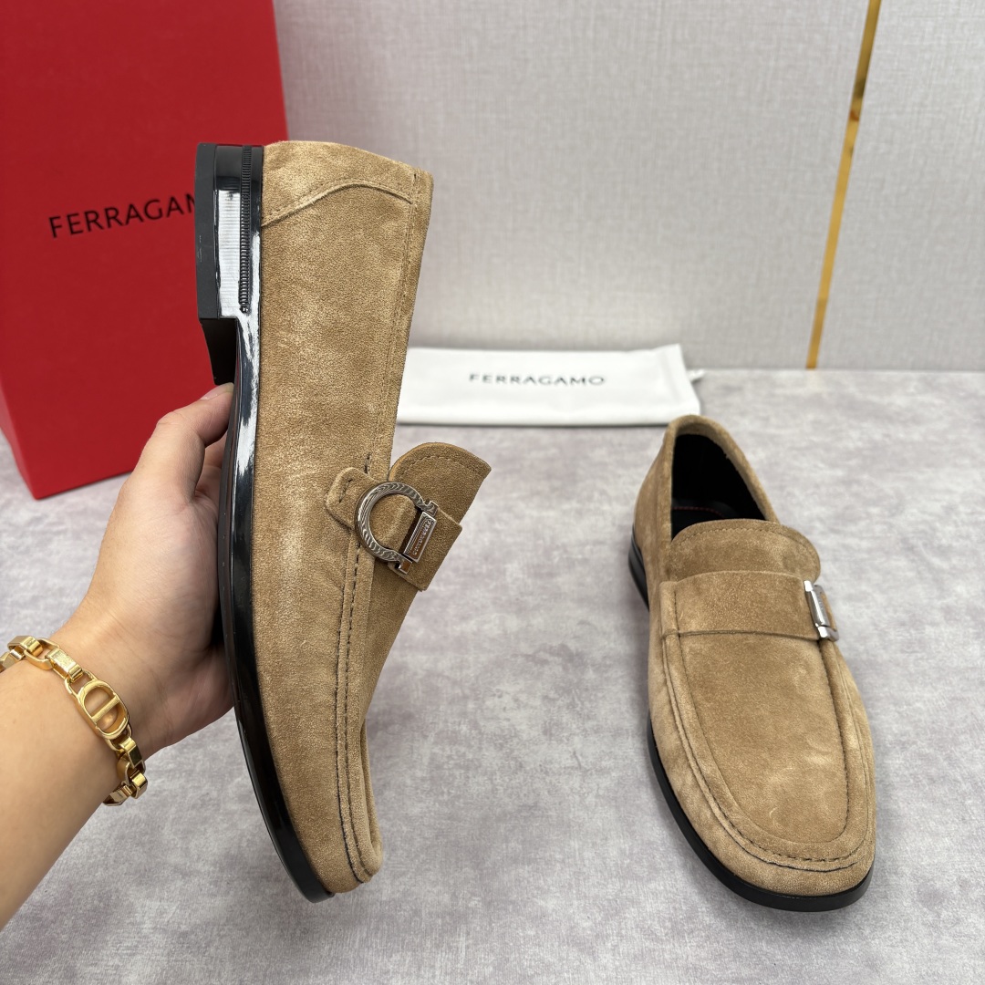 Salvatore Ferragamo Gancini Buckle Suede Loafers Slip-Ons 4 cmp i1755624466527 7300 0 3