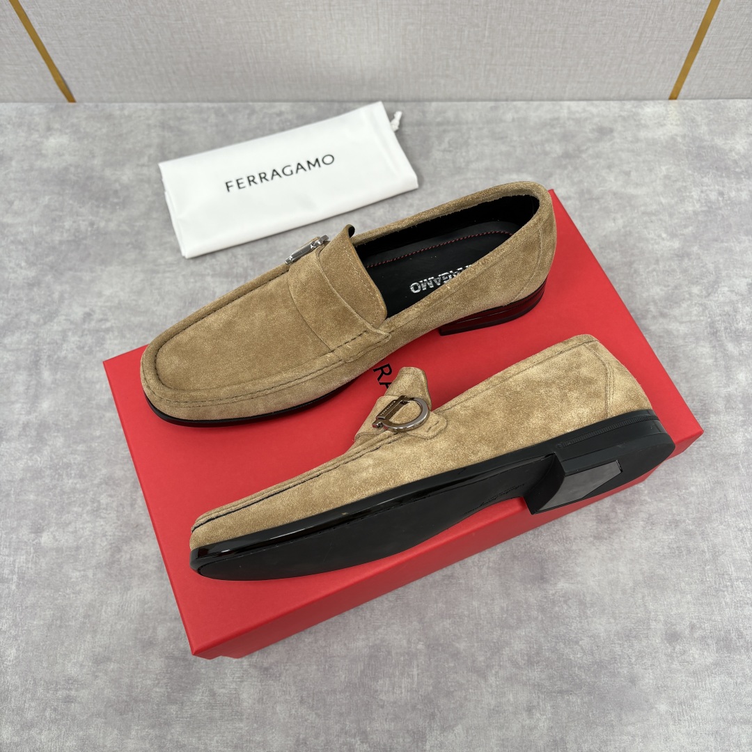 Salvatore Ferragamo Gancini Buckle Suede Loafers Slip-Ons 3 cmp i1755624466530 8426 0 2