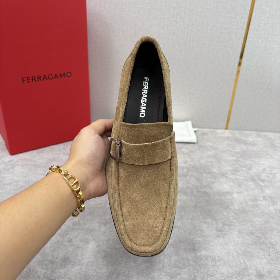 Salvatore Ferragamo Gancini Buckle Suede Loafers Slip-Ons 5 cmp i1755624466539 523 0 4