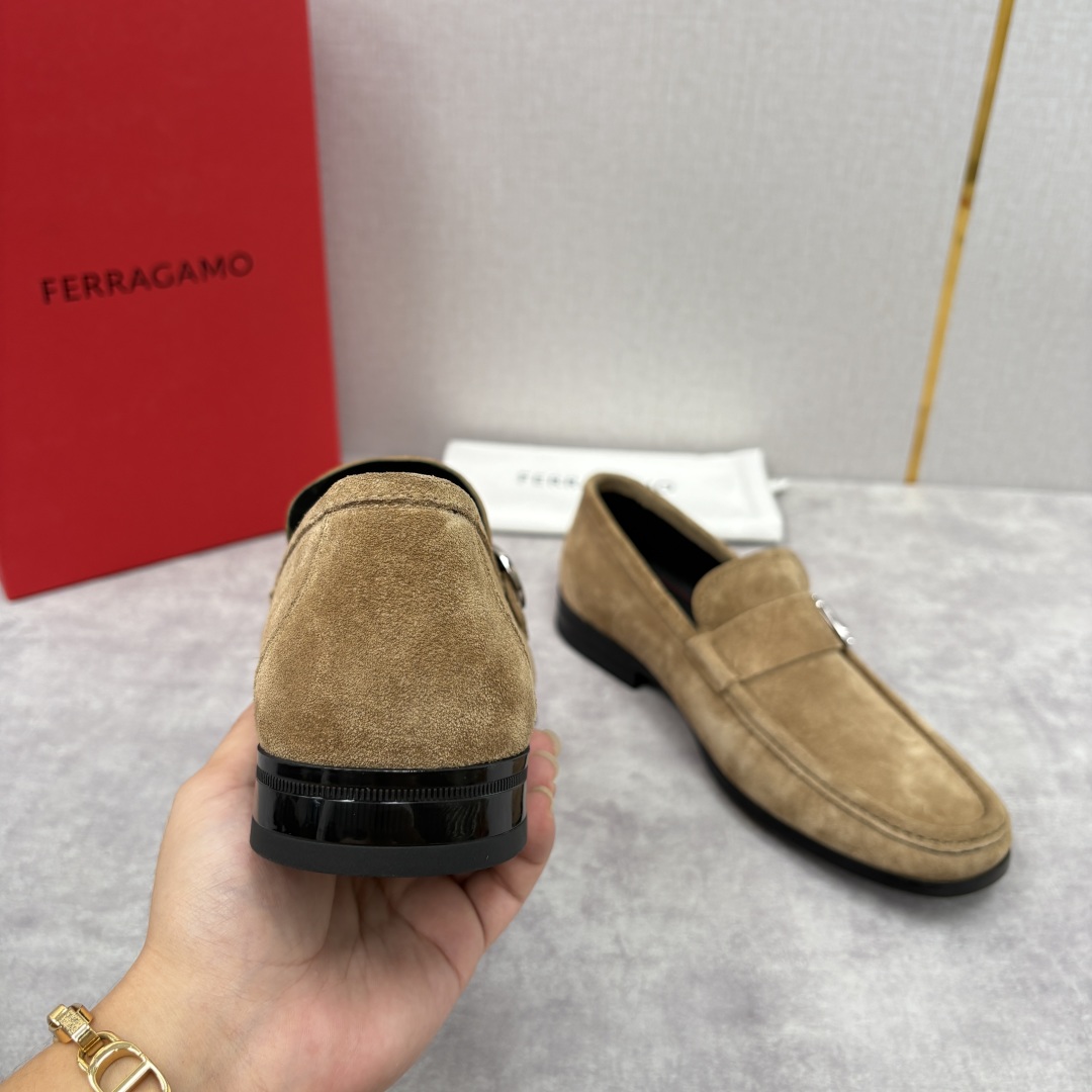 Salvatore Ferragamo Gancini Buckle Suede Loafers Slip-Ons 8 cmp i1755624471026 3577 0 7