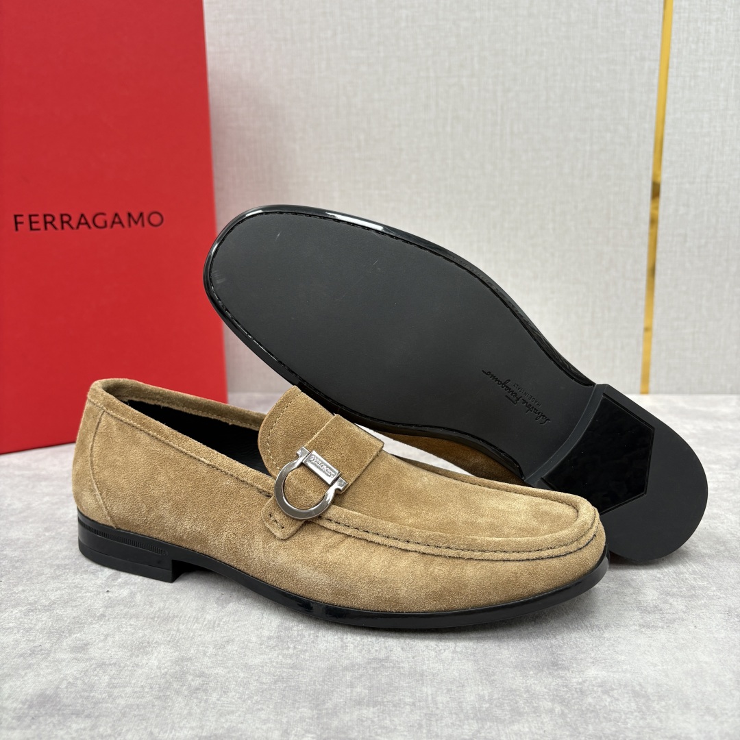 Salvatore Ferragamo Gancini Buckle Suede Loafers Slip-Ons 9 cmp i1755624472317 4377 0 8