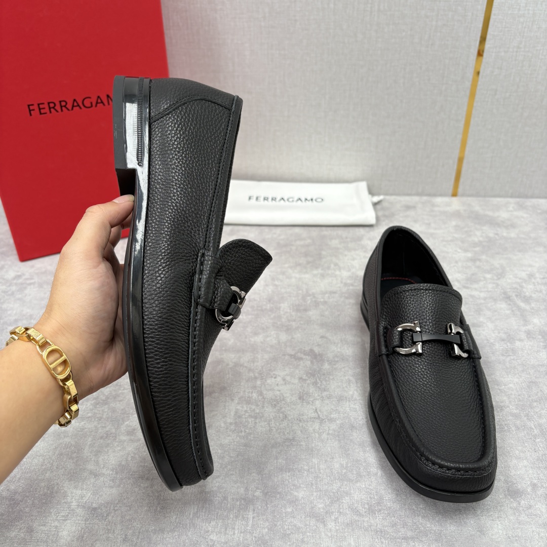 Salvatore Ferragamo Men's Gancini Leather Loafers Slip-Ons 4 cmp i1755624637556 9990 0 3