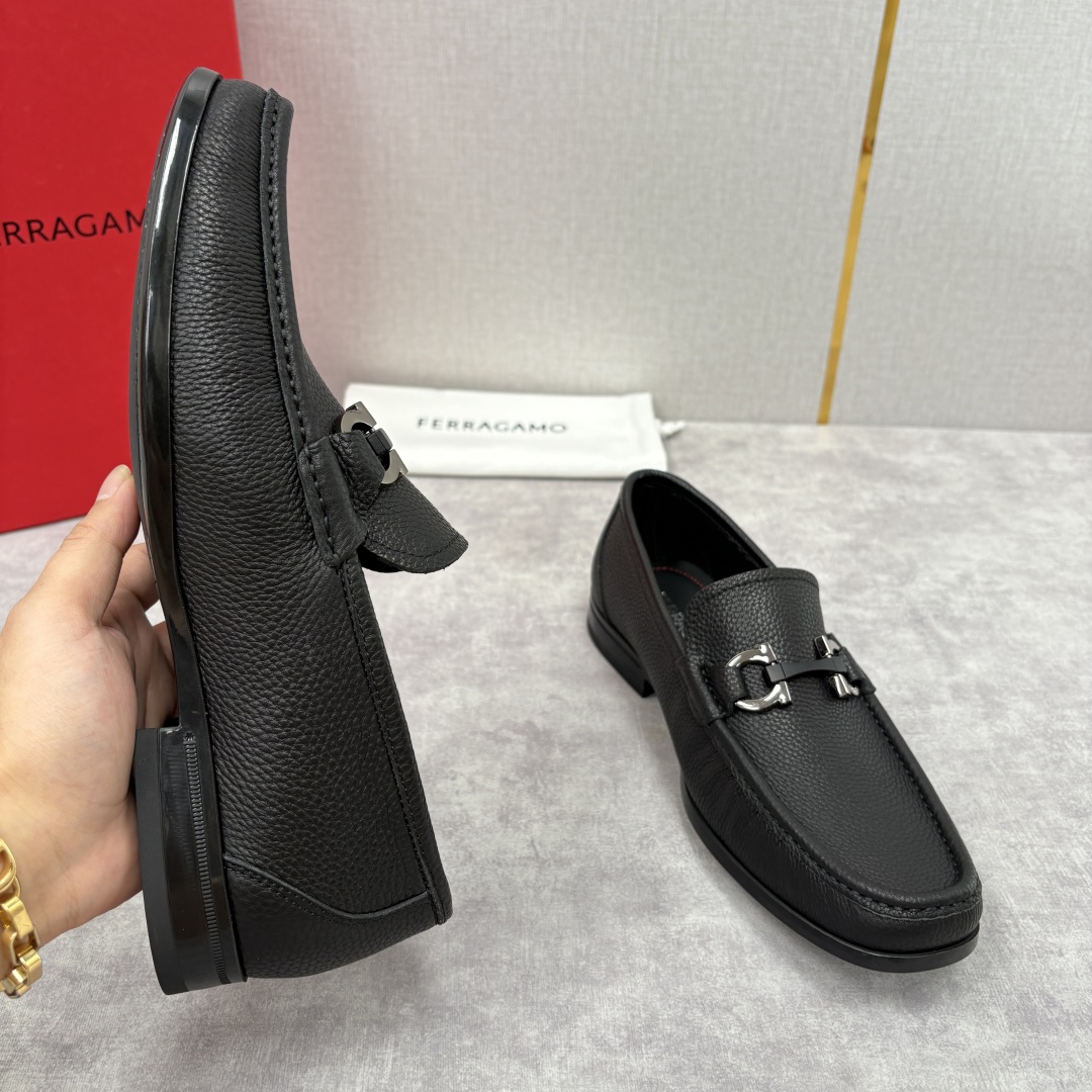 Salvatore Ferragamo Men's Gancini Leather Loafers Slip-Ons 6 cmp i1755624642630 82 0 5
