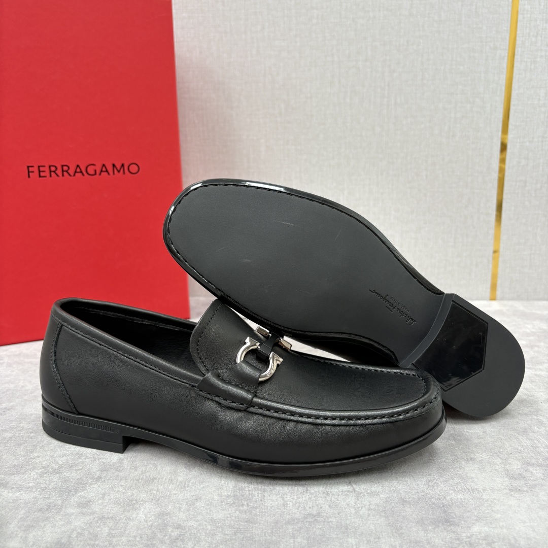 Salvatore Ferragamo Men's Gancini Leather Loafers Slip-ons Black 9 cmp i1755624660606 1059 0 8