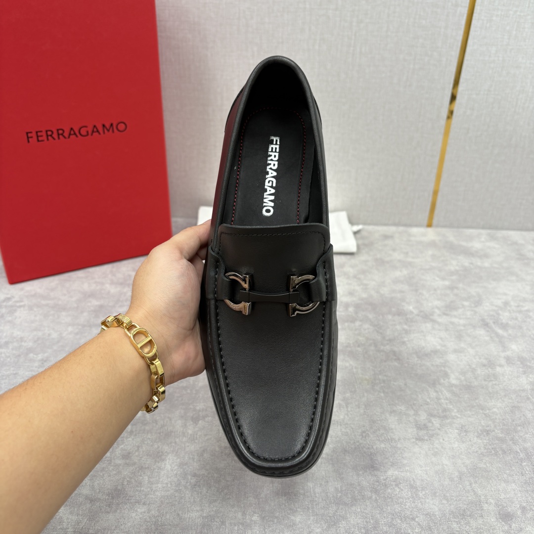 Salvatore Ferragamo Men's Gancini Leather Loafers Slip-ons Black 5 cmp i1755624664699 2735 0 4
