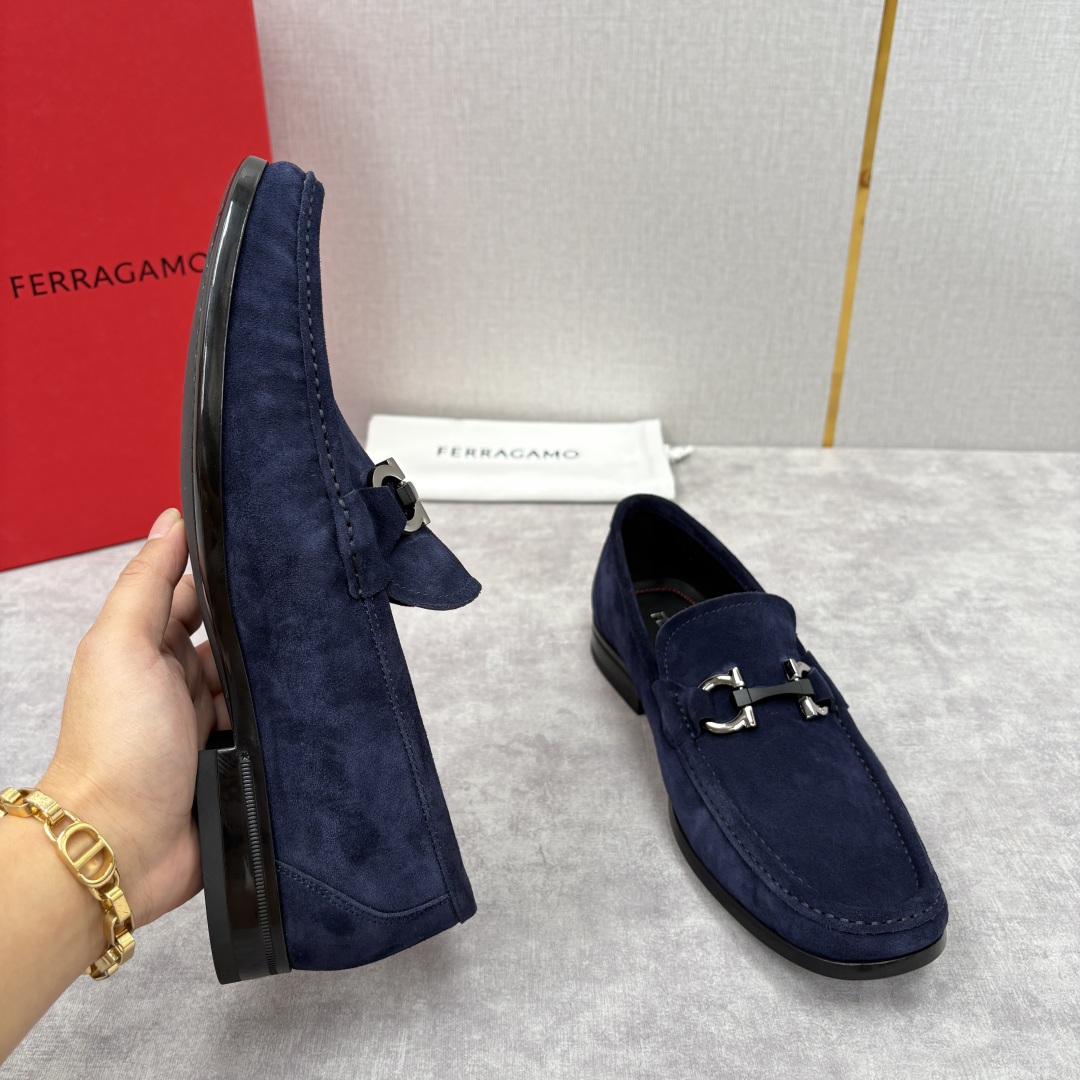 Salvatore Ferragamo Gancini Buckle Suede Loafers - Classic Style & Comfort 6 cmp i1755624709797 855 0 5