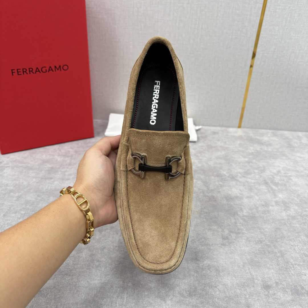 Salvatore Ferragamo Gancini Buckle Suede Loafers Slip-Ons 6 cmp i1755624762494 3128 0 4