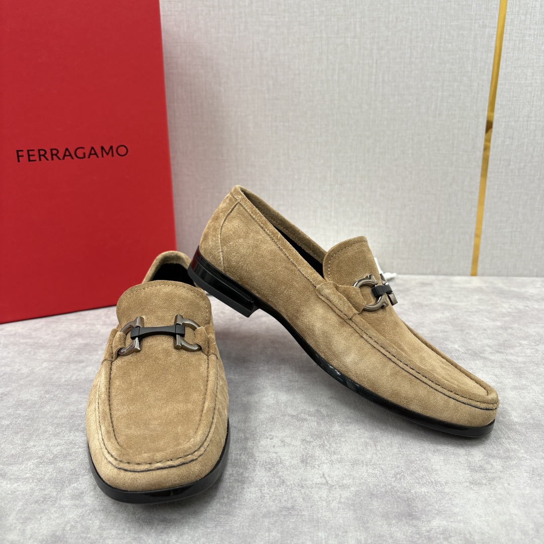Salvatore Ferragamo Gancini Buckle Suede Loafers Slip-Ons 8 cmp i1755624762508 4195 0 6