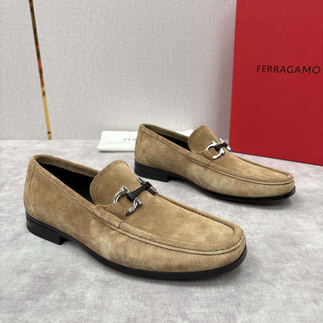 Salvatore Ferragamo Gancini Buckle Suede Loafers Slip-Ons 3 cmp i1755624768142 9906 0 1