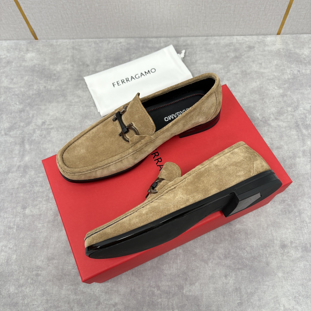 Salvatore Ferragamo Gancini Buckle Suede Loafers Slip-Ons 4 cmp i1755624770355 5618 0 2