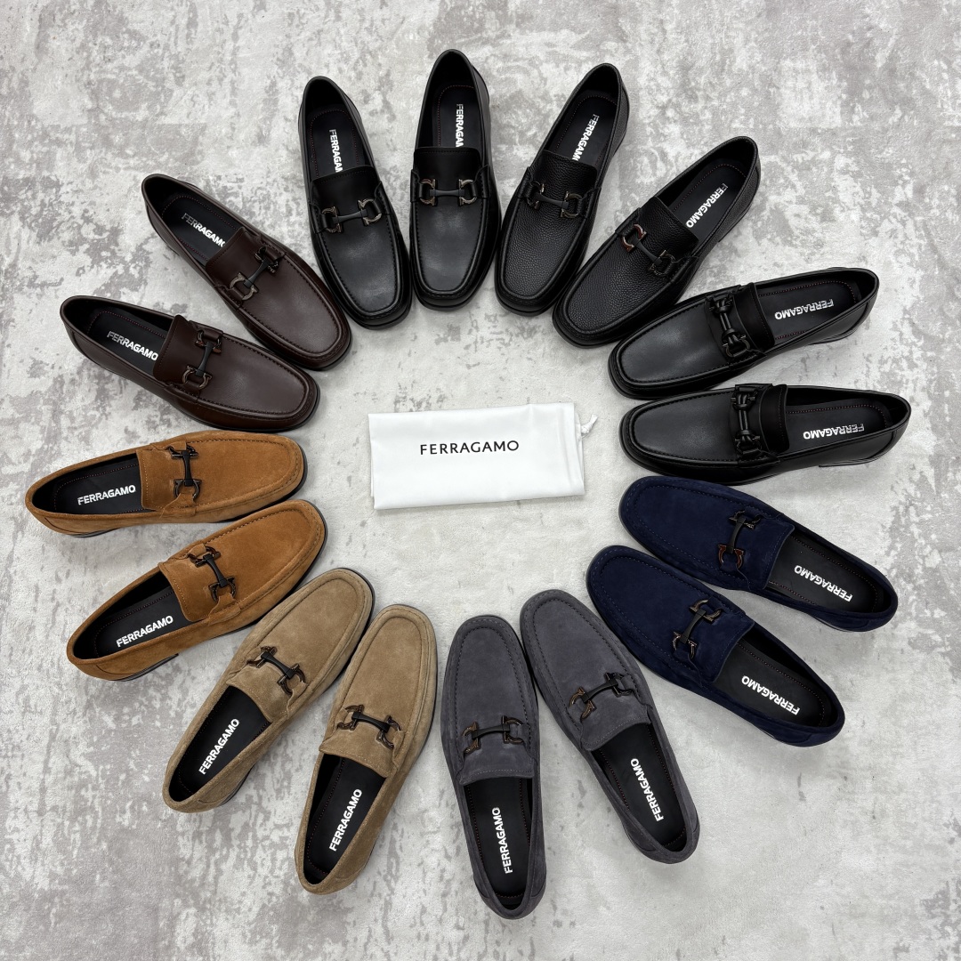 Salvatore Ferragamo Gancini Loafers - Classic Style & Modern Elegance 4 cmp i1755624823436 1244 0 2