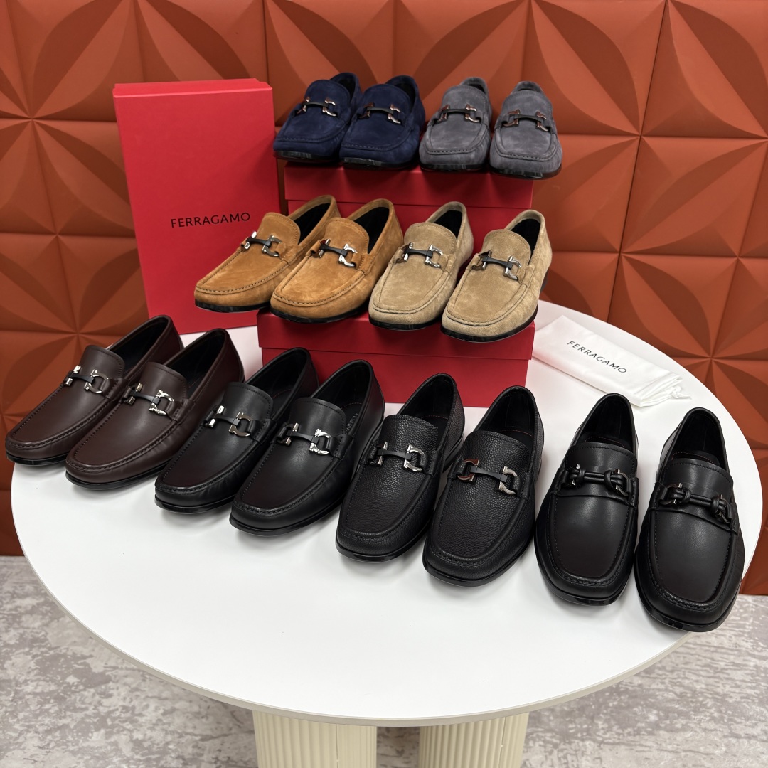 Salvatore Ferragamo Gancini Loafers - Classic Style & Modern Elegance 7 cmp i1755624823444 1490 0 5