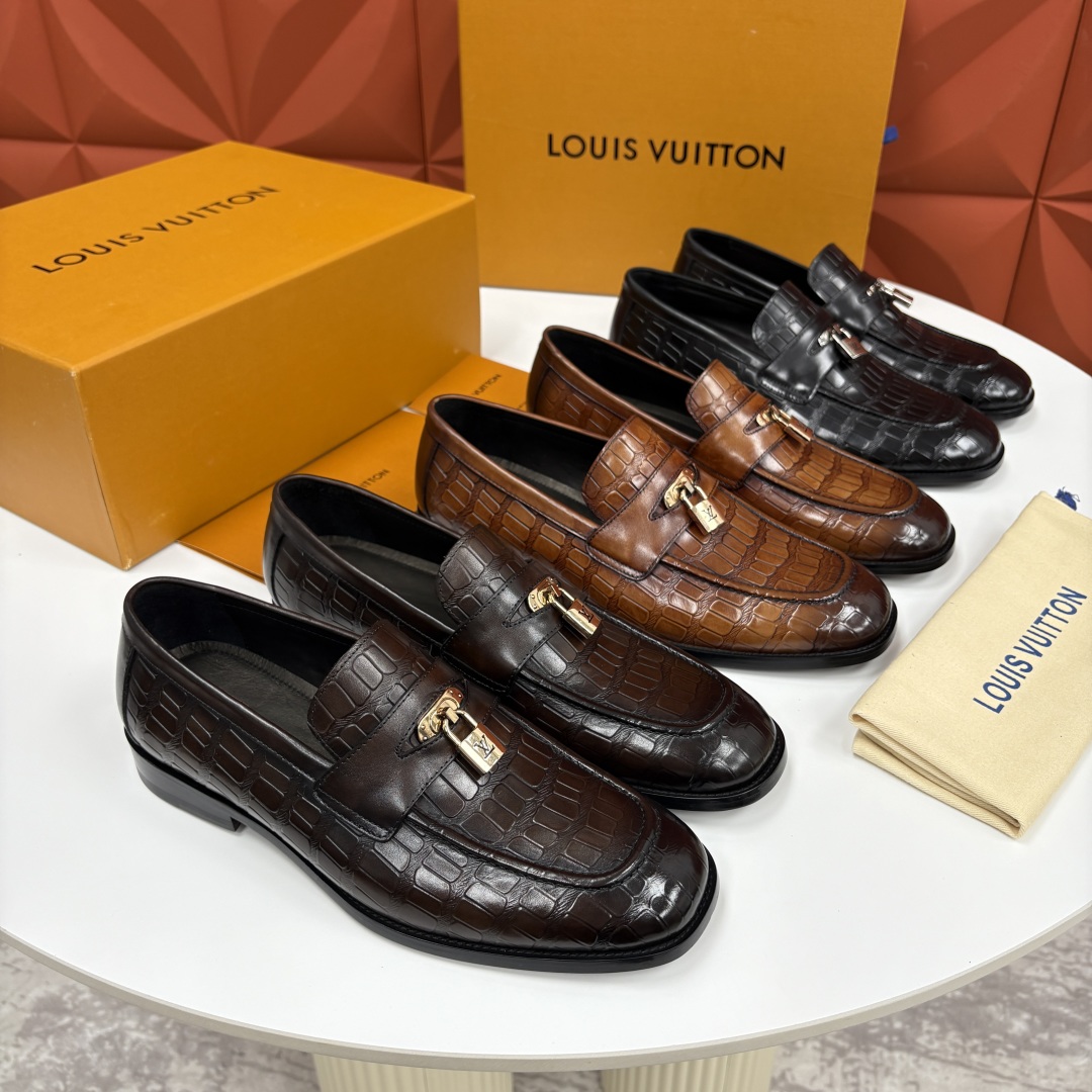 💋💍L家新品 路易-威登（Lou*s Vuitto*）男士新款锁扣🔒乐福鞋皮鞋 压纹皮革质感高级，锁扣装
