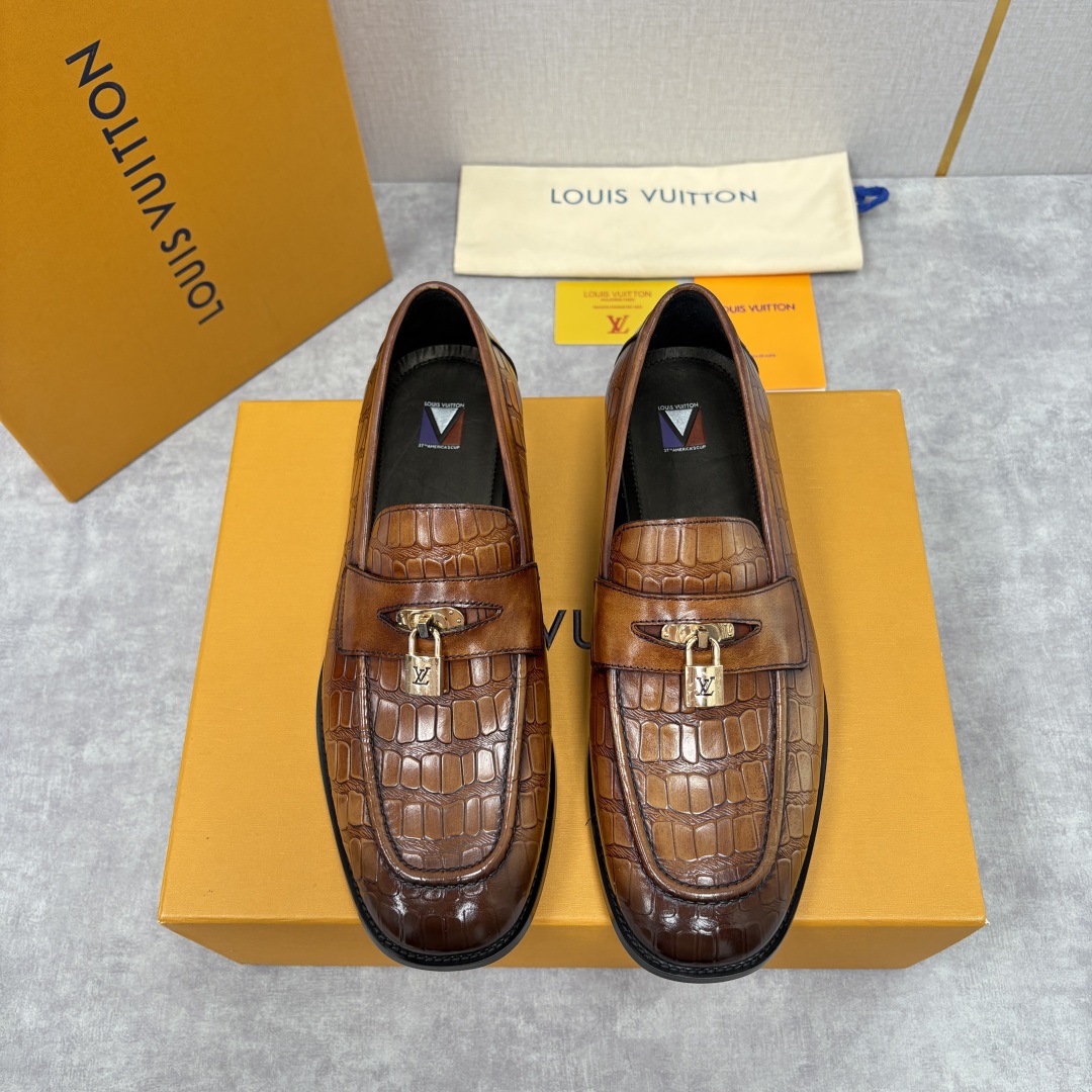 💋💍L家新品 路易-威登（Lou*s Vuitto*）男士新款锁扣🔒乐福鞋皮鞋 压纹皮革质感高级，锁扣装