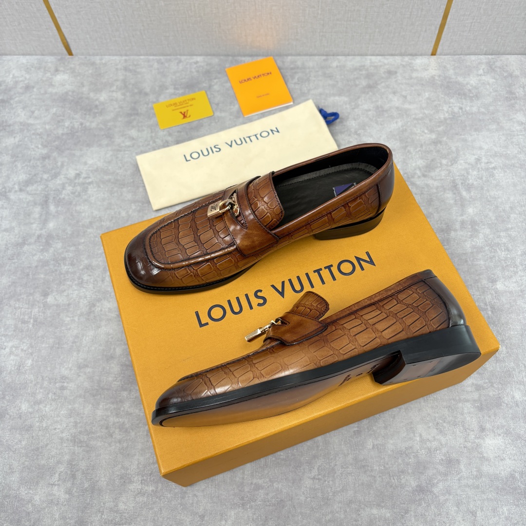 💋💍L家新品 路易-威登（Lou*s Vuitto*）男士新款锁扣🔒乐福鞋皮鞋 压纹皮革质感高级，锁扣装