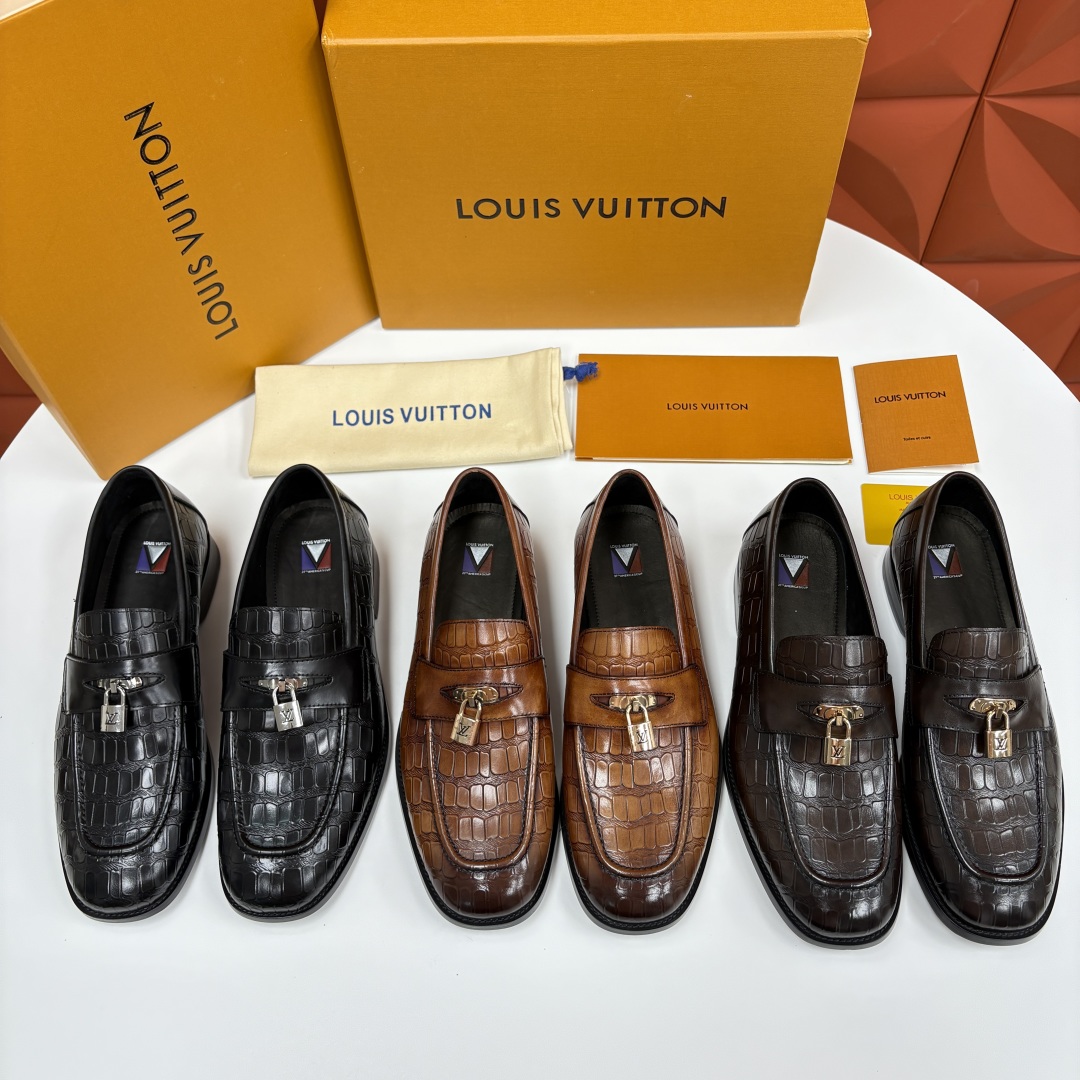 💋💍L家新品 路易-威登（Lou*s Vuitto*）男士新款锁扣🔒乐福鞋皮鞋 压纹皮革质感高级，锁扣装