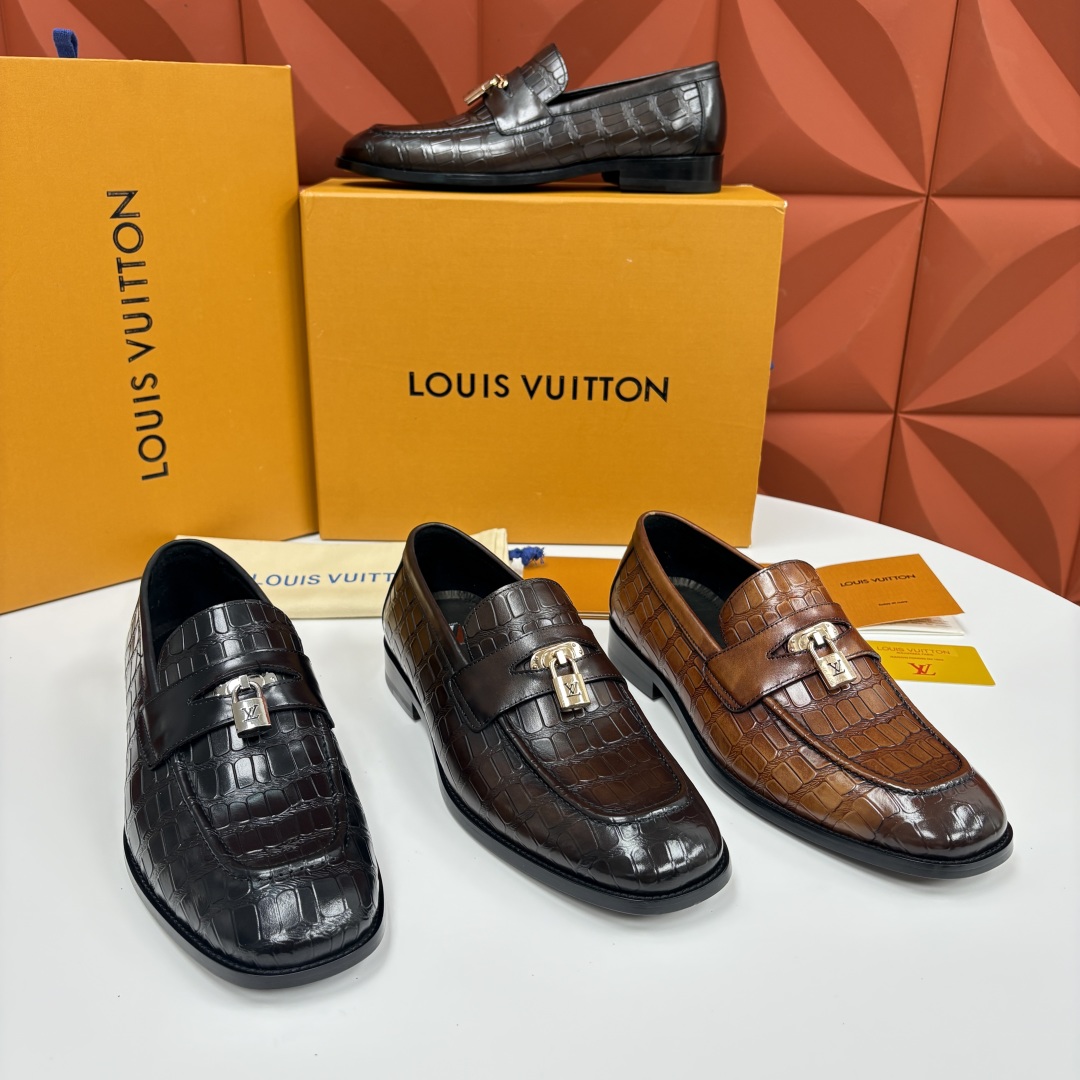 💋💍L家新品 路易-威登（Lou*s Vuitto*）男士新款锁扣🔒乐福鞋皮鞋 压纹皮革质感高级，锁扣装