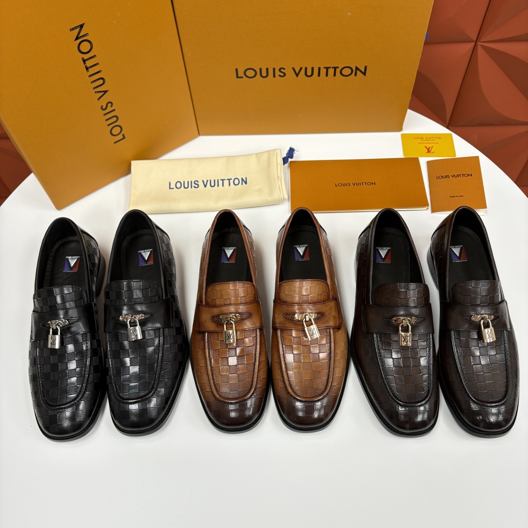 💋💍L家新品 路易-威登（Lou*s Vuitto*）男士新款锁扣🔒乐福鞋皮鞋 压纹皮革质感高级，锁扣装