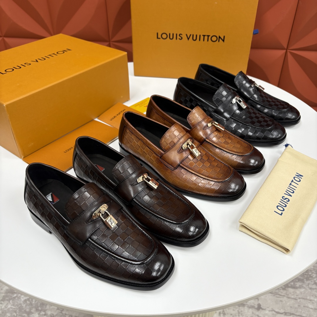 💋💍L家新品 路易-威登（Lou*s Vuitto*）男士新款锁扣🔒乐福鞋皮鞋 压纹皮革质感高级，锁扣装