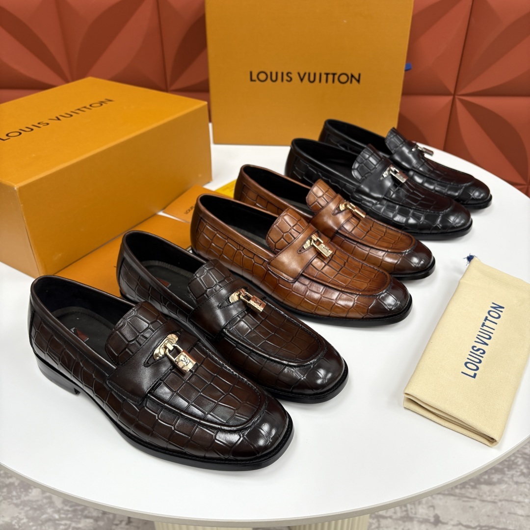 💋💍L家新品 路易-威登(Lou*s Vuitto*)男士新款锁扣🔒乐福鞋皮鞋 压纹皮革质感高级,锁扣装