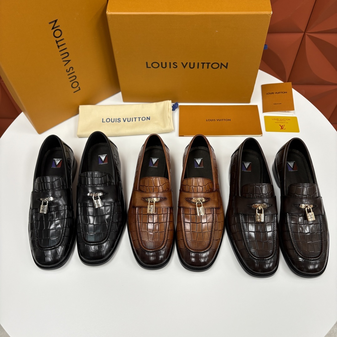 💋💍L家新品 路易-威登(Lou*s Vuitto*)男士新款锁扣🔒乐福鞋皮鞋 压纹皮革质感高级,锁扣装