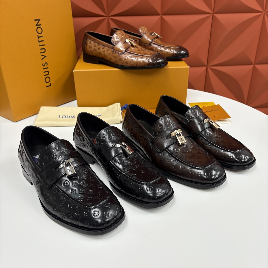 💋💍L家新品 路易-威登（Lou*s Vuitto*）男士新款锁扣🔒乐福鞋皮鞋 压纹皮革质感高级，锁扣装