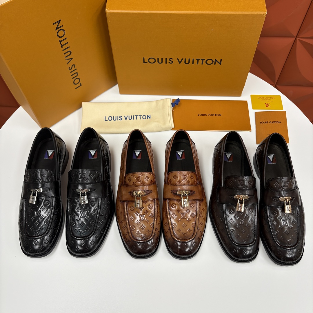 💋💍L家新品 路易-威登（Lou*s Vuitto*）男士新款锁扣🔒乐福鞋皮鞋 压纹皮革质感高级，锁扣装