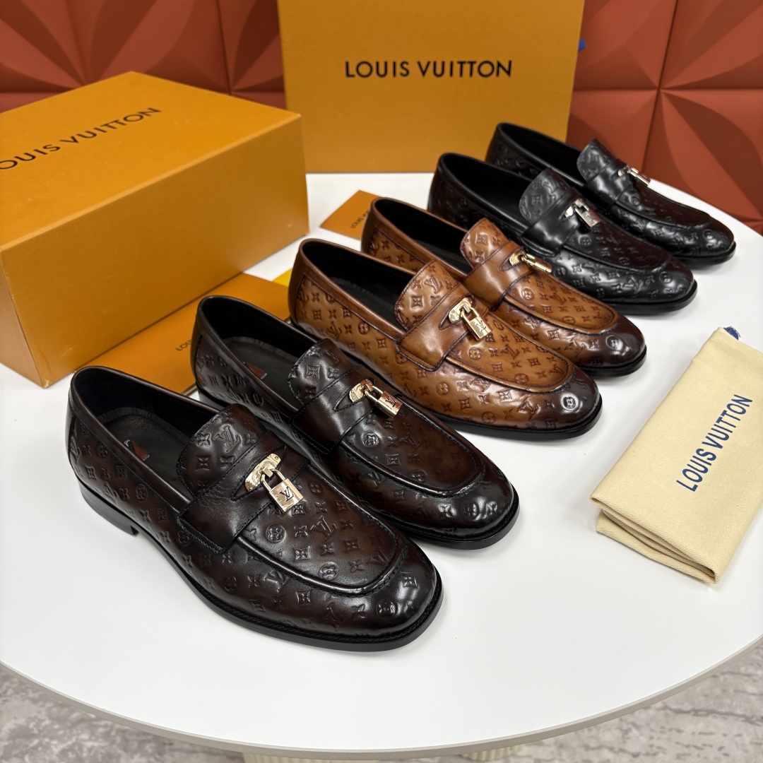 💋💍L家新品 路易-威登（Lou*s Vuitto*）男士新款锁扣🔒乐福鞋皮鞋 压纹皮革质感高级，锁扣装