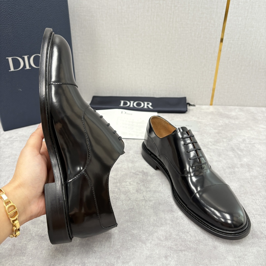 💋💍CD家新品 Dio* 迪-奥 新款男士正装鞋皮鞋, Embassy德比鞋。 官方 9,400。这款三