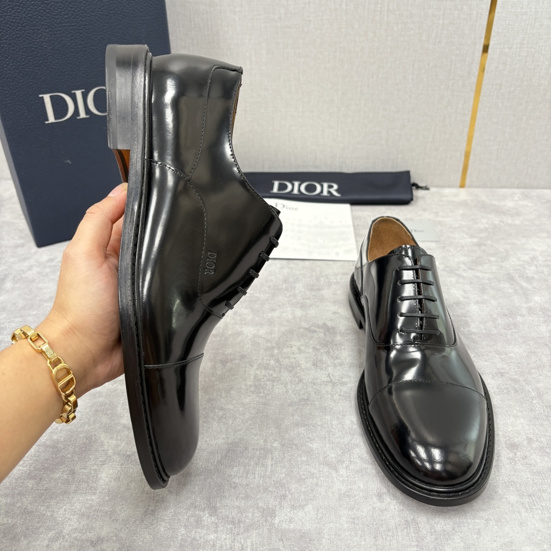 💋💍CD家新品 Dio* 迪-奥 新款男士正装鞋皮鞋, Embassy德比鞋。 官方 9,400。这款三