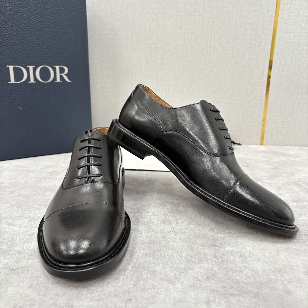💋💍CD家新品 Dio* 迪-奥 新款男士正装鞋皮鞋, Embassy德比鞋。 官方 9,400。这款三