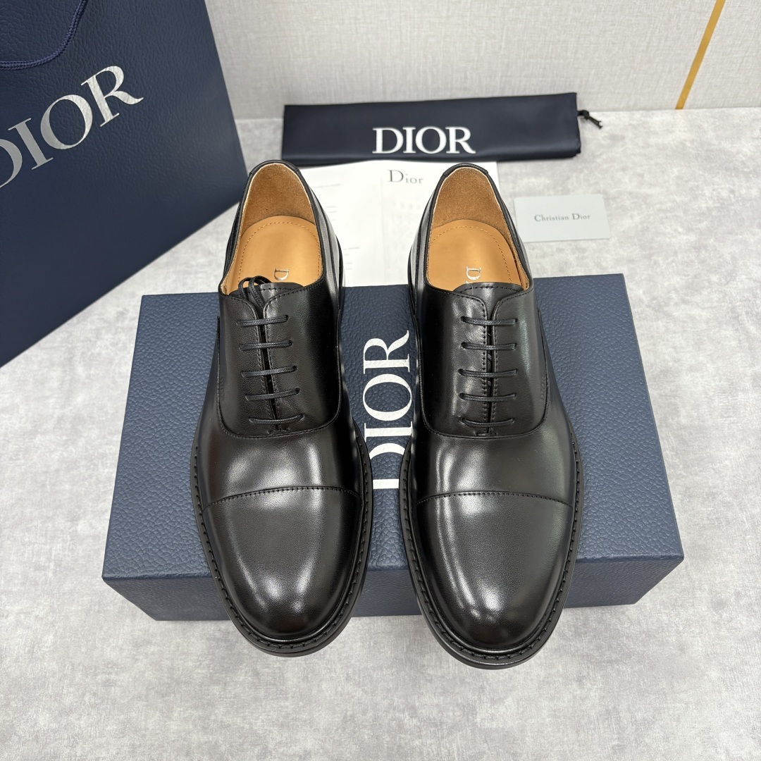 💋💍CD家新品 Dio* 迪-奥 新款男士正装鞋皮鞋, Embassy德比鞋。 官方 9,400。这款三