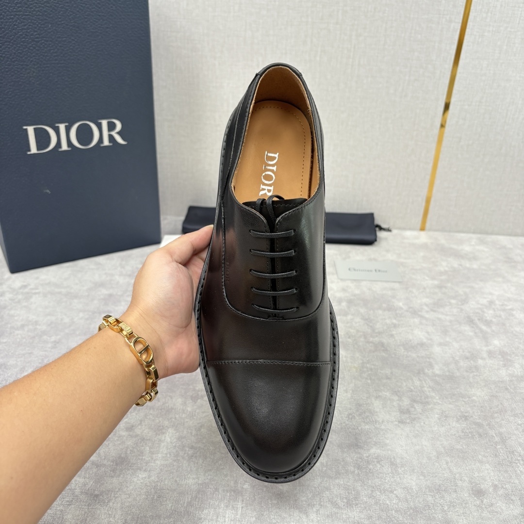 💋💍CD家新品 Dio* 迪-奥 新款男士正装鞋皮鞋, Embassy德比鞋。 官方 9,400。这款三