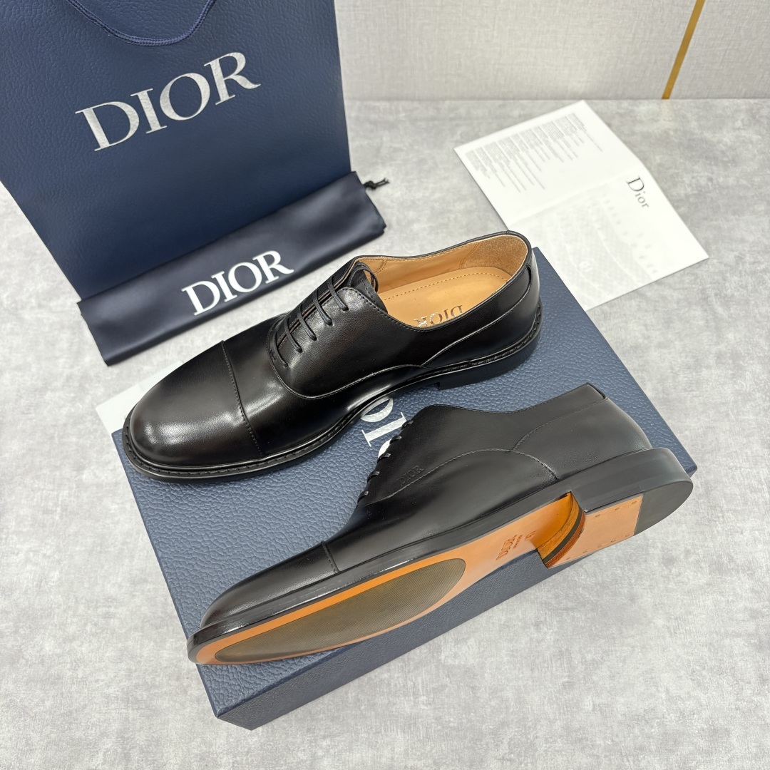 💋💍CD家新品 Dio* 迪-奥 新款男士正装鞋皮鞋, Embassy德比鞋。 官方 9,400。这款三