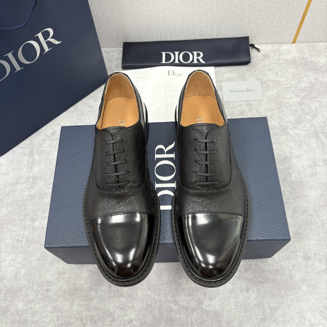 💋💍CD家新品 Dio* 迪-奥 新款男士正装鞋皮鞋, Embassy德比鞋。 官方 9,400。这款三