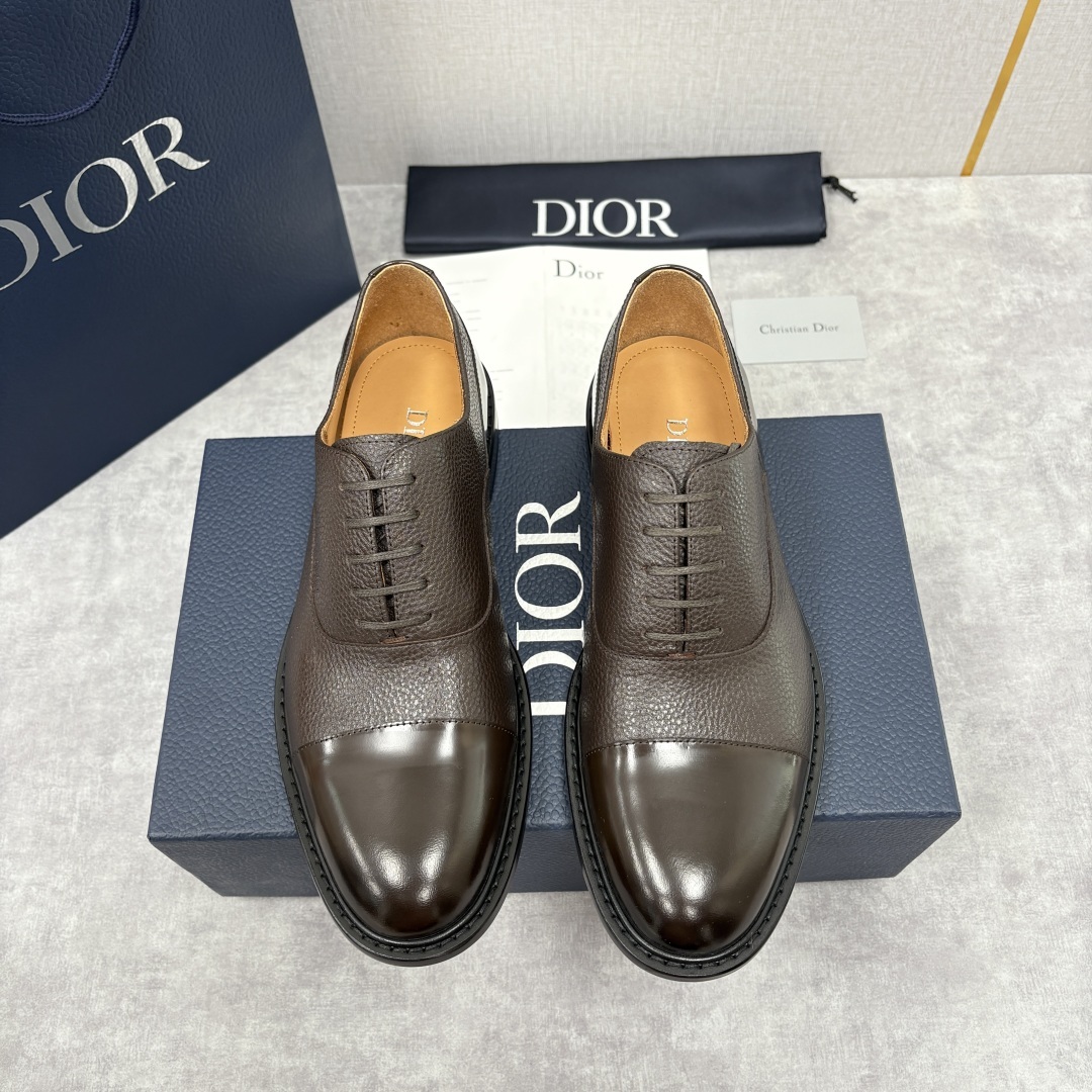 💋💍CD家新品 Dio* 迪-奥 新款男士正装鞋皮鞋, Embassy德比鞋。 官方 9,400。这款三