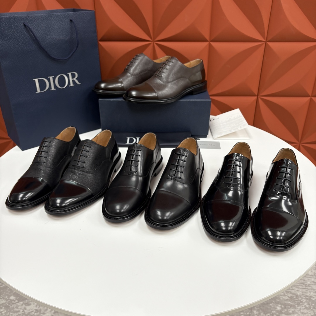 💋💍CD家新品 Dio* 迪-奥 新款男士正装鞋皮鞋, Embassy德比鞋。 官方 9,400。这款三