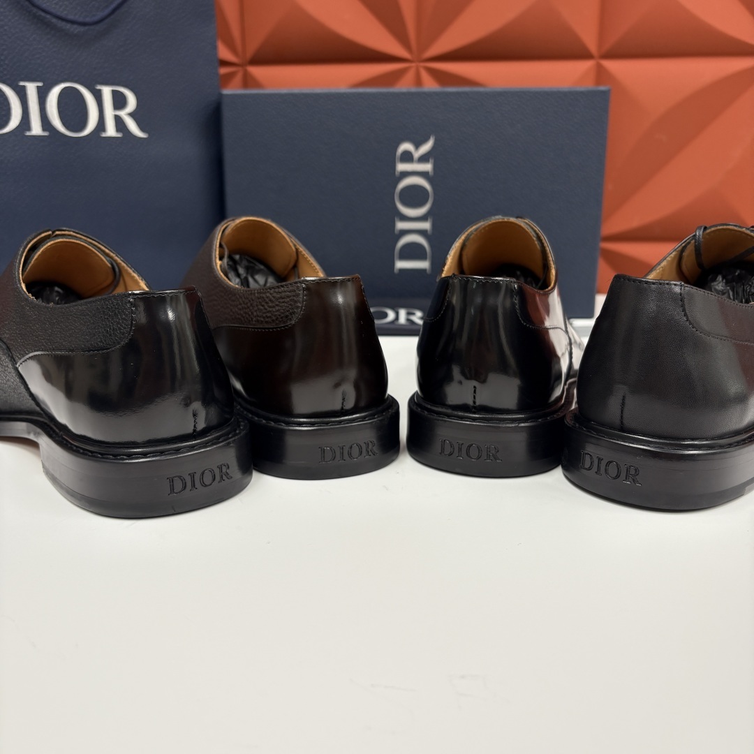 💋💍CD家新品 Dio* 迪-奥 新款男士正装鞋皮鞋, Embassy德比鞋。 官方 9,400。这款三