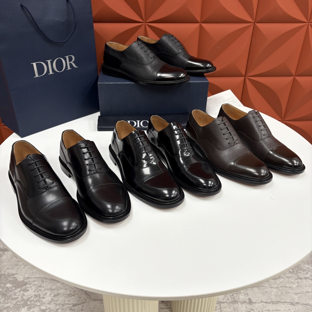 💋💍CD家新品 Dio* 迪-奥 新款男士正装鞋皮鞋, Embassy德比鞋。 官方 9,400。这款三