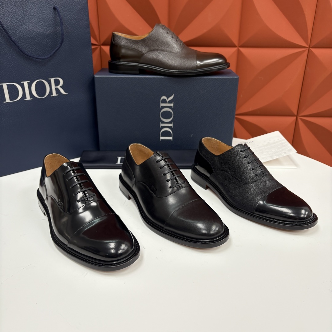 💋💍CD家新品 Dio* 迪-奥 新款男士正装鞋皮鞋, Embassy德比鞋。 官方 9,400。这款三