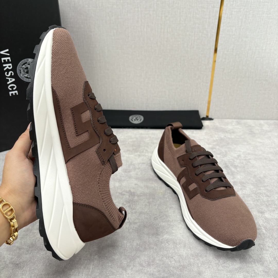 💋💍VS 家新品 Versac* 范思-哲 新款男士飞织休闲鞋，侧面饰以品牌标志性的设计语言，诠释时尚与