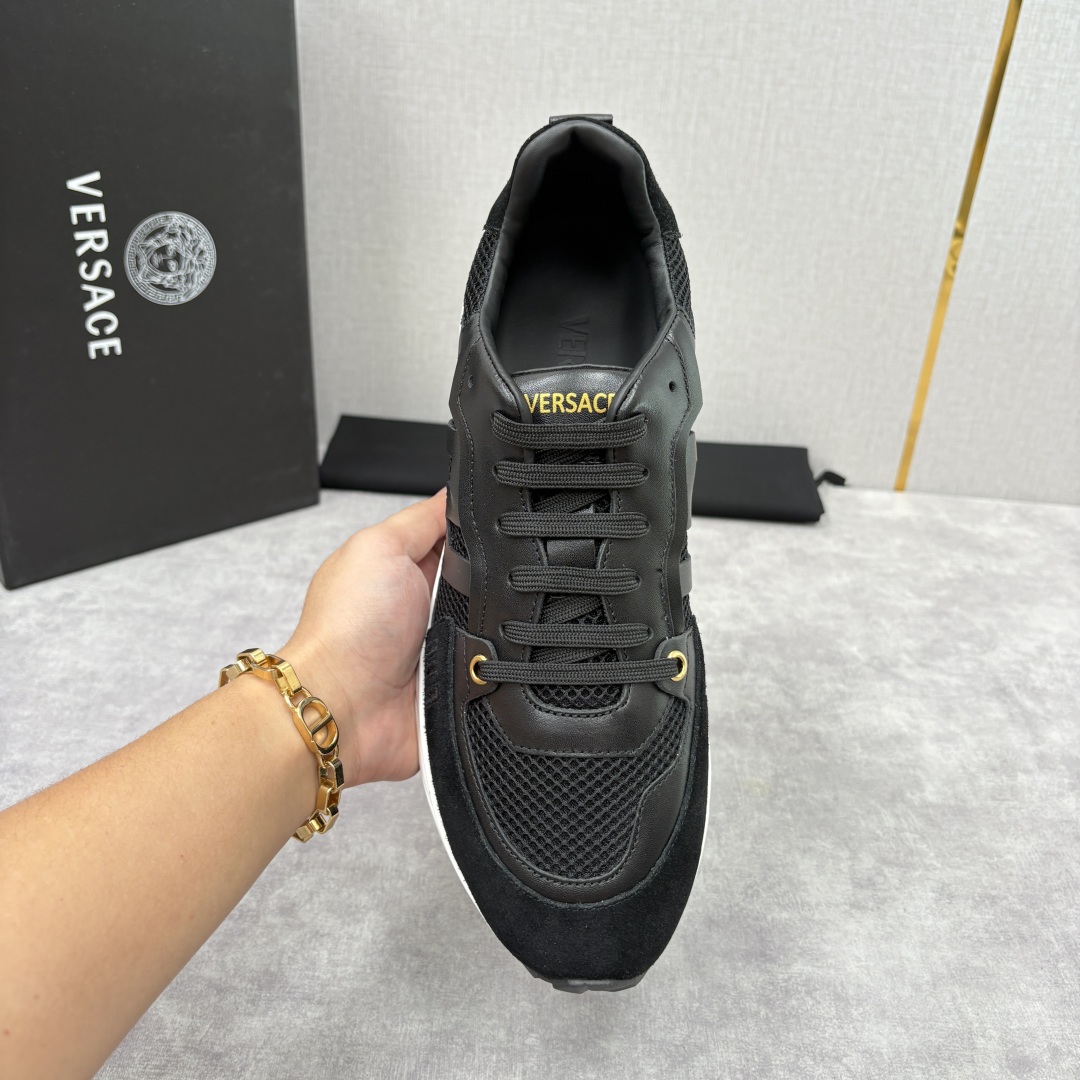 💋💍VS 家新品 Versac* 范思-哲 新款男士休闲鞋，当时尚与舒适邂逅，这款运动鞋应运而生，每一处