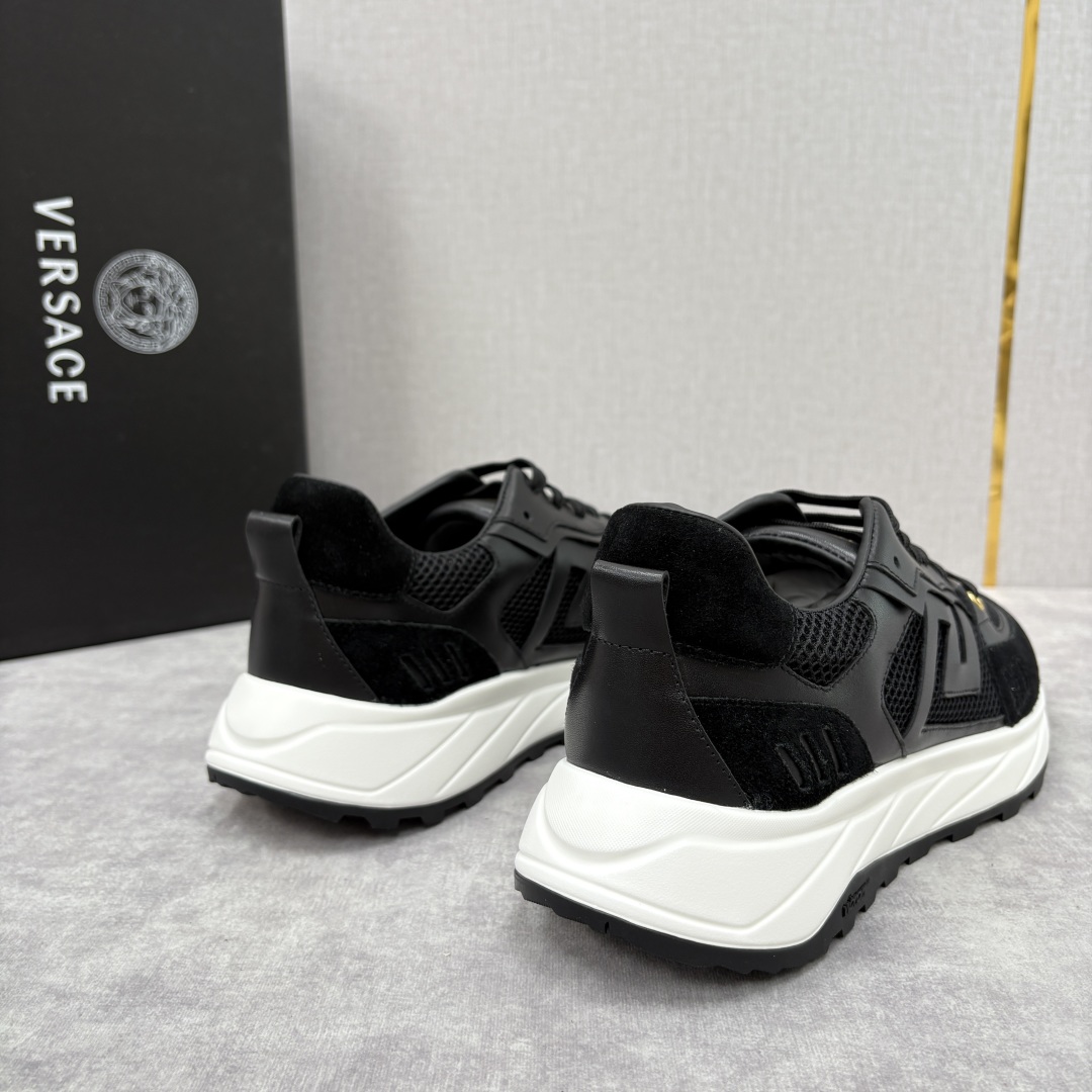 💋💍VS 家新品 Versac* 范思-哲 新款男士休闲鞋，当时尚与舒适邂逅，这款运动鞋应运而生，每一处