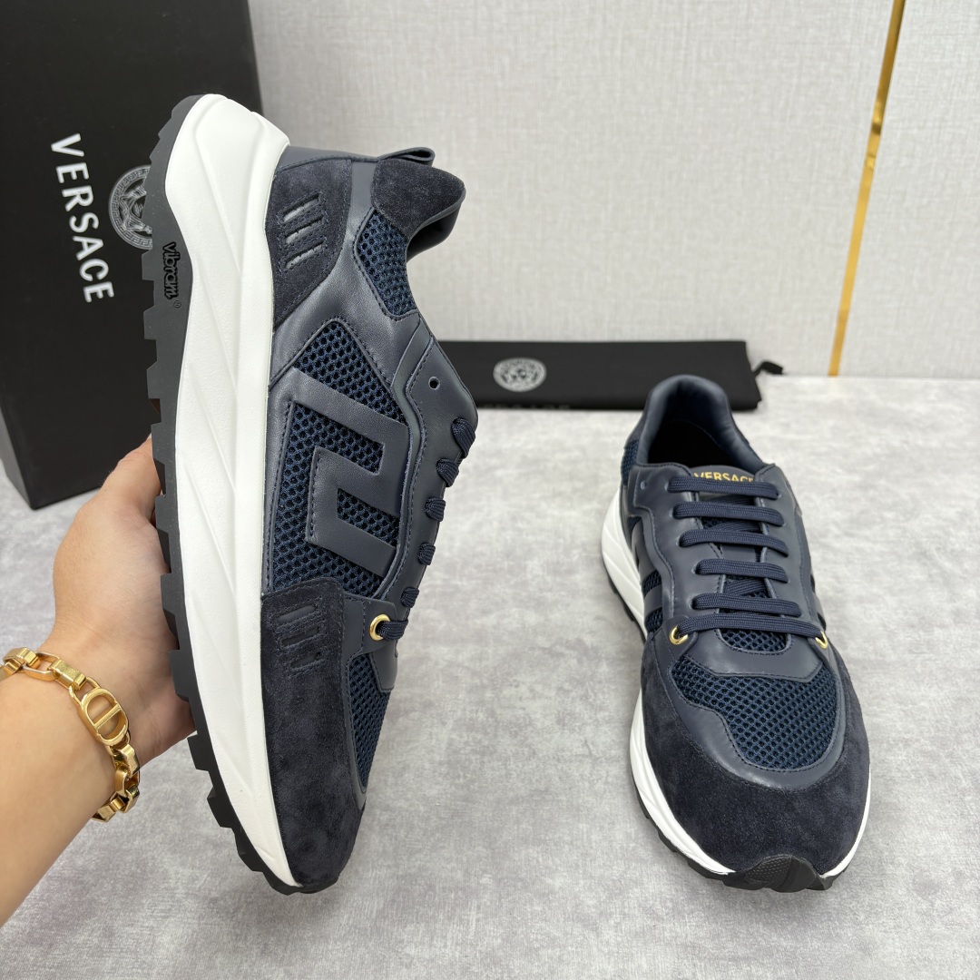 💋💍VS 家新品 Versac* 范思-哲 新款男士休闲鞋，当时尚与舒适邂逅，这款运动鞋应运而生，每一处