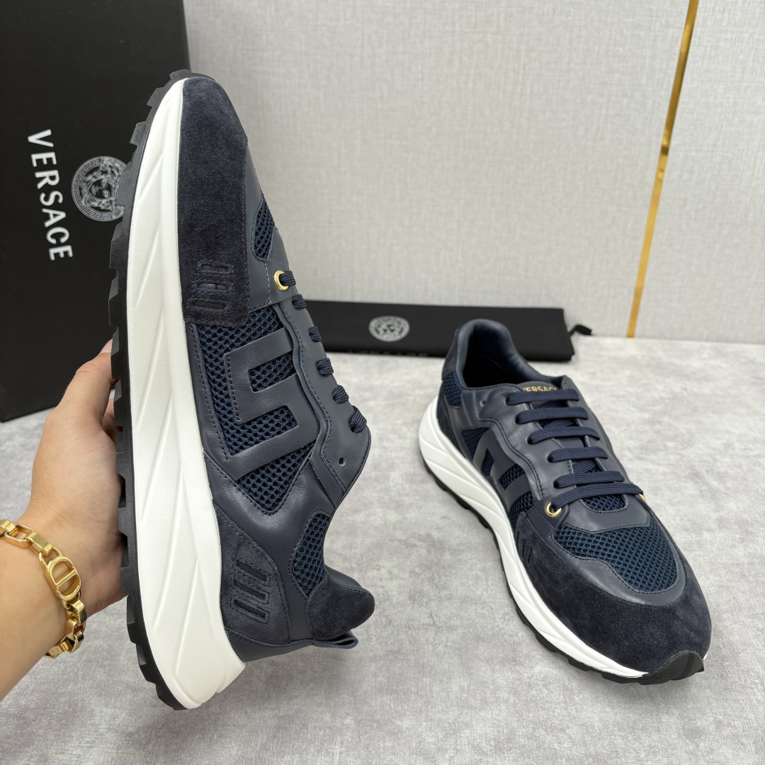 💋💍VS 家新品 Versac* 范思-哲 新款男士休闲鞋，当时尚与舒适邂逅，这款运动鞋应运而生，每一处